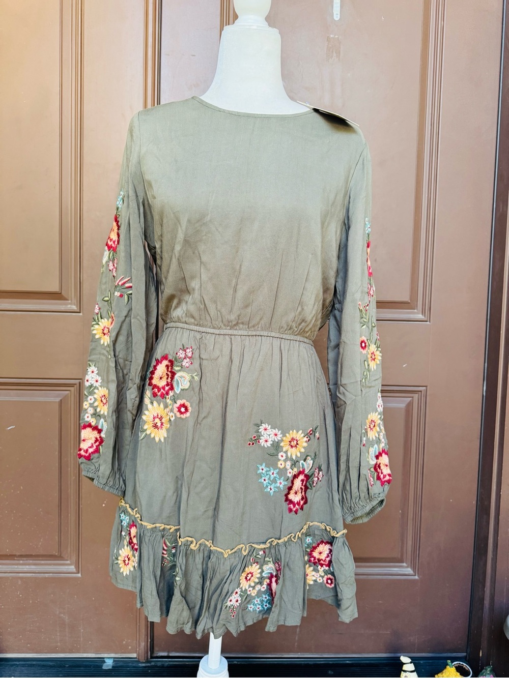 Andrew by Unit Olive Floral Embroidered Long-Sleeve Dress size M